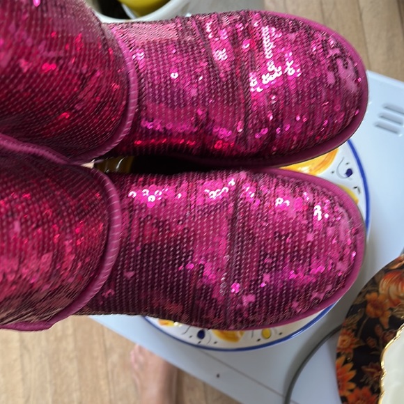 Ugg Classic Short Boots Pink Sequins 7 - Picture 7 of 9